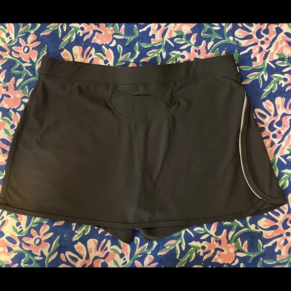 Nike Dry-Fit charcoal gray tennis/running skort(L) - Picture 2 of 6